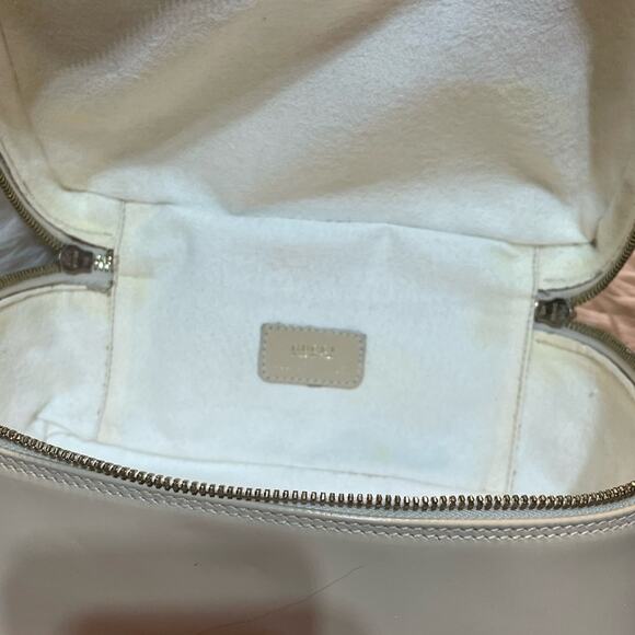 Gucci Almond patent leather Cosmetic case in good condition - Picture 7 of 8
